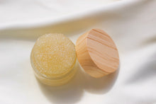 Load image into Gallery viewer, Sweet Honey Orange Lip Scrub